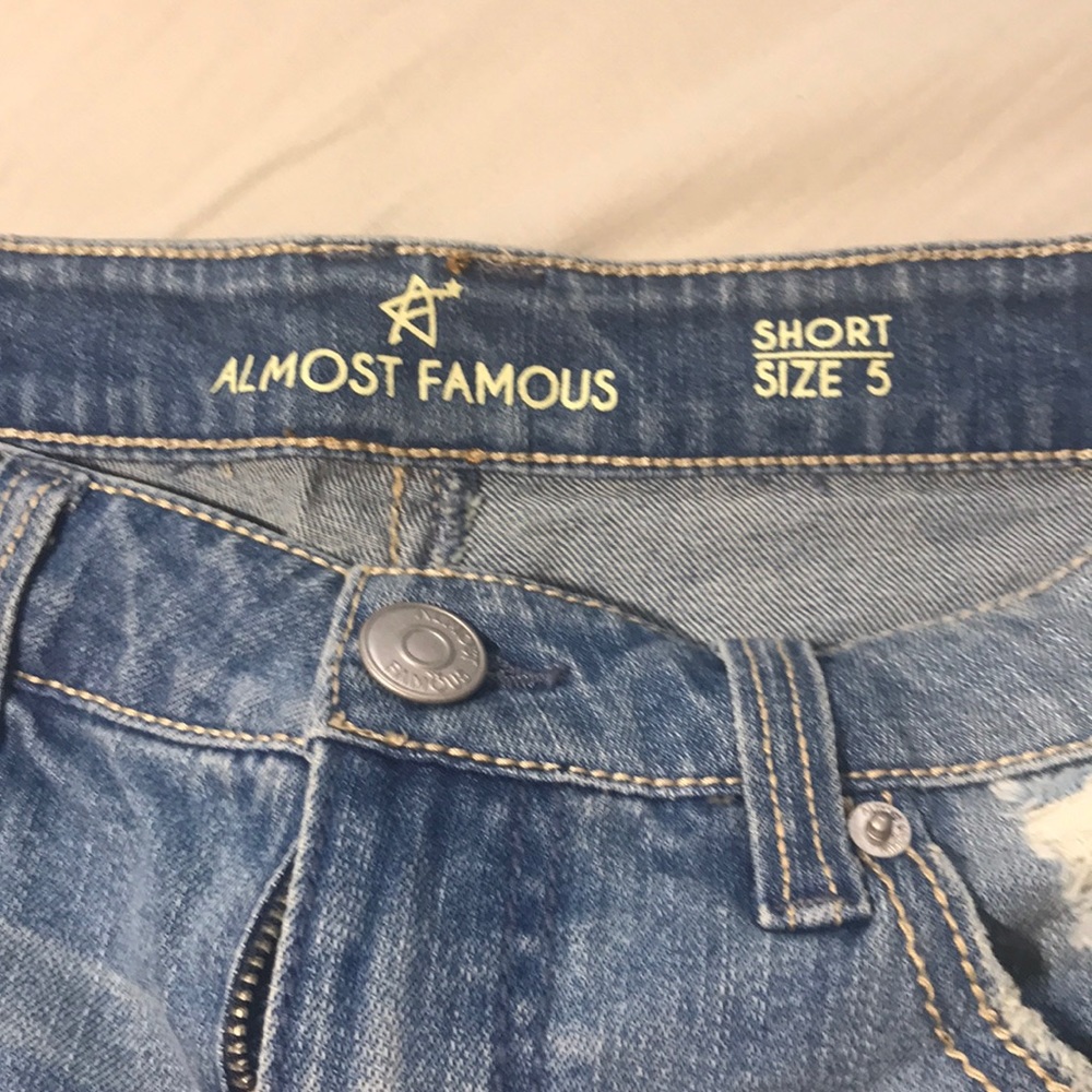 Almost Famous Size 5 Juniors Shorts - Picture 4 of 8